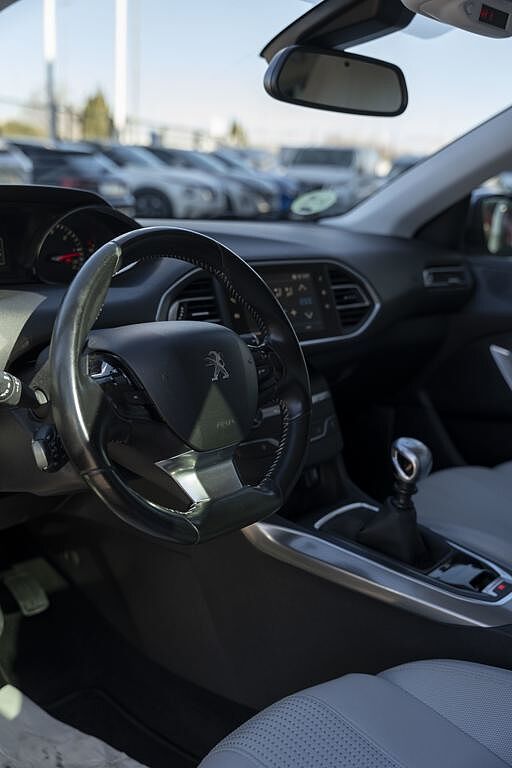 Peugeot 308 5P ALLURE 1.6 BLUEHDI 120 S&amp;S 308 5P ALLURE 1.6 BLUEHDI 120 S&amp;S