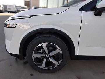 Nissan QASHQAI 1.3DIG-T 140CV N-CONNECTA 2WD MT EURO6AP QASHQAI 1.3DIG-T 140CV N-CONNECTA 2WD MT EURO6AP BLANCO SOLIDO
